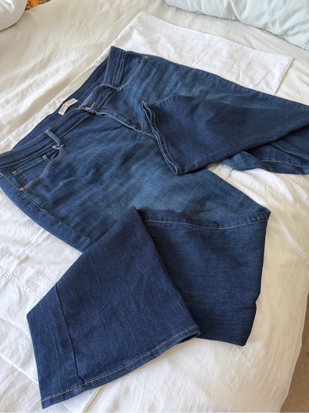 Levi’s Mid-Rise Bootcut - size 20